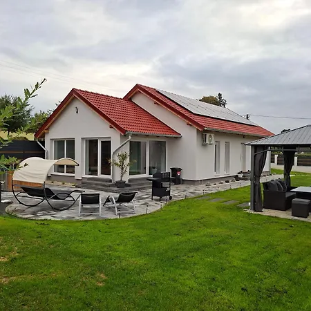 Holiday home Napsugar Wellness Ujudvar